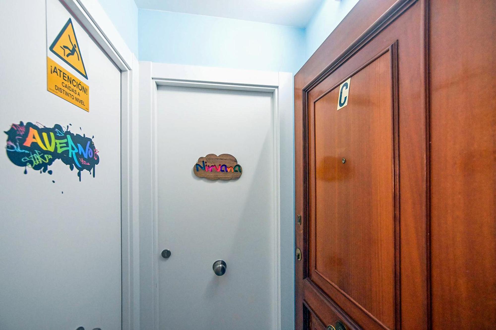 Apartamentos Nirvana Y Averno Aguilas Luaran gambar